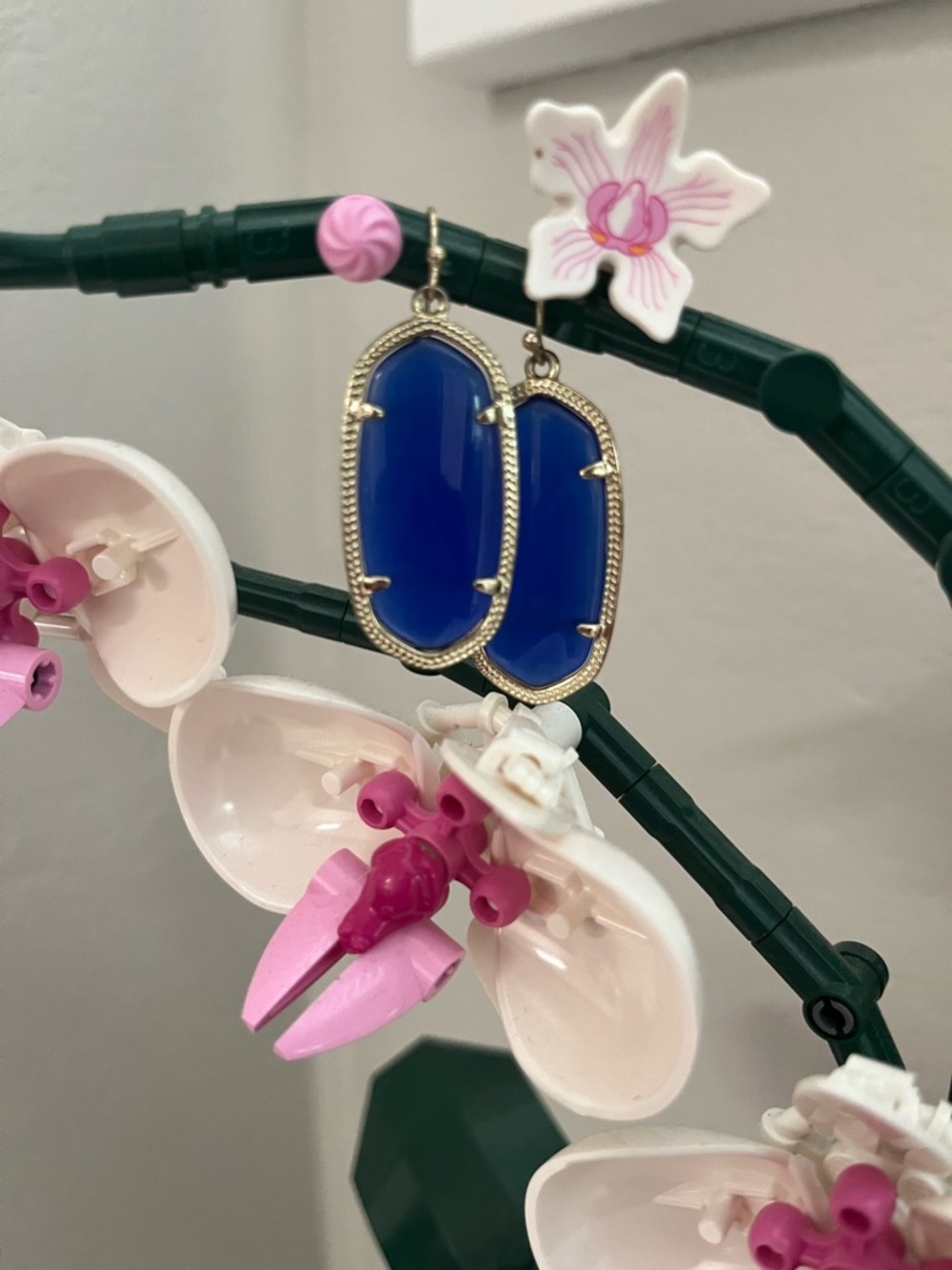 Kendra Scott Royal Blue Glass Drop Earrings with Gold Frame